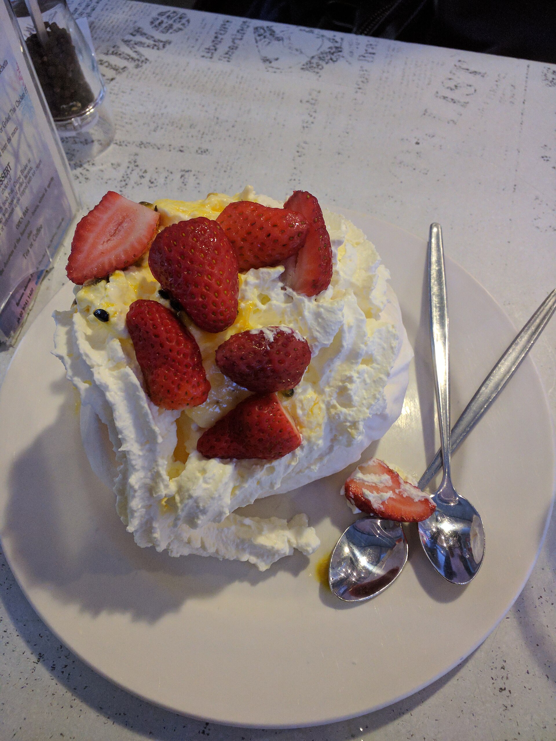 Meringues de La Gruyère et double crème